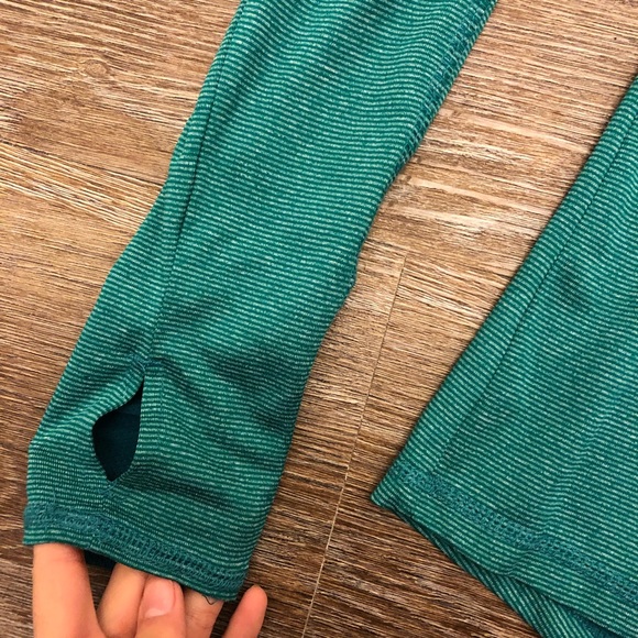 Semi-Fitted Workout Top - Picture 4 of 4